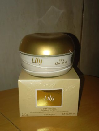 Lily Creme Acetinado Hidratante Corporal O Boticár