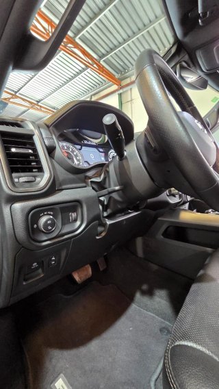 Dodge RAM HEMI 2023