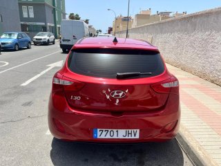 Coche Rojo 5 Puertas