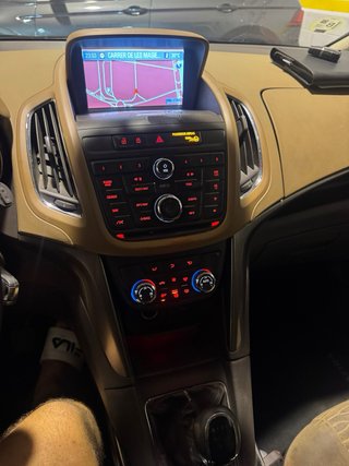 Opel Zafira Tourer 2013