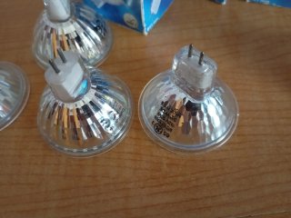 8 Bombillas Dicroicas (5 GE + 3 Carrefour)