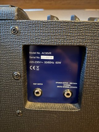 Amplificador Vox AC30VR 30W Híbrido + Pedal