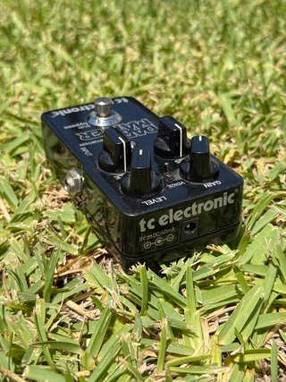 Pedal Distorsión TC Electronic Dark Matter