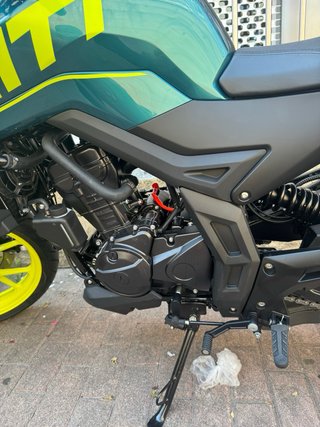 Moto MITT 125 NK Naked Verde y Amarillo