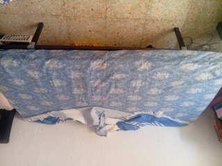 Mueble tela azul y blanco