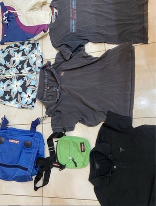 Costumi camicia maglie cappelli tracolla