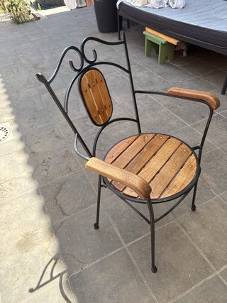 Seis sillas de exterior metal y madera