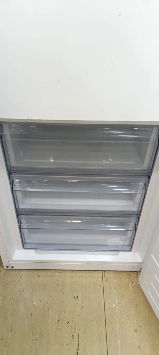 NEVERA COMBI BENAVENT NO FROST ENERGÍA A+