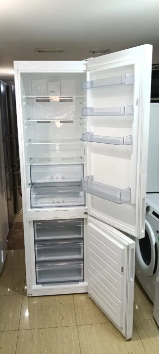NEVERA COMBI BENAVENT NO FROST ENERGÍA A+