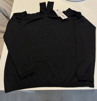 Jersey negro tirantes cruzados cuello