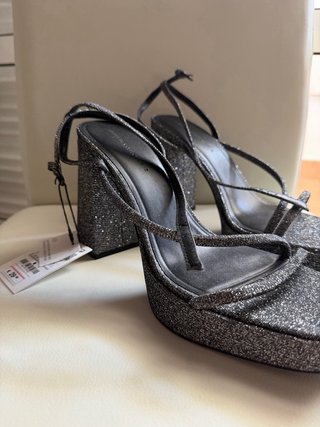 Tacones plateados talla 41 nuevos