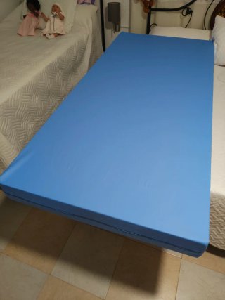 Colchón de espuma azul