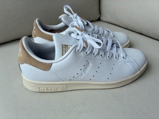 Zapatillas Adidas Stan Smith Blancas y Beiges