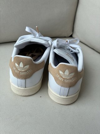 Zapatillas Adidas Stan Smith Blancas y Beiges