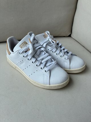Zapatillas Adidas Stan Smith Blancas y Beiges
