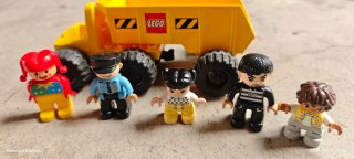 Camión Lego Duplo con 5 figuras