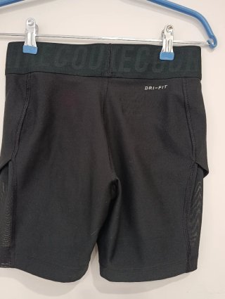 Shorts deportivos Nike Court Negro
