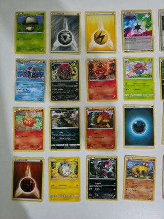 Mazzo 50 carte Pokémon miste