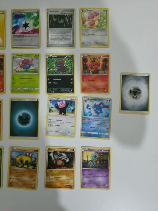 Mazzo 50 carte Pokémon miste