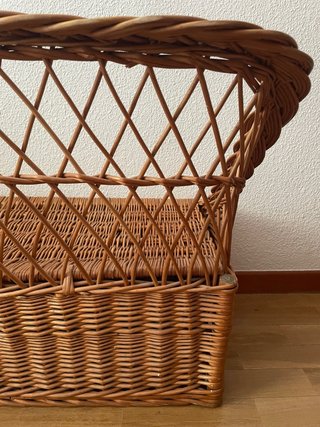 Mini sofá baúl de mimbre