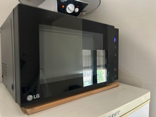 Microondas LG MH6535GDS Smart Inverter + Grill 25L