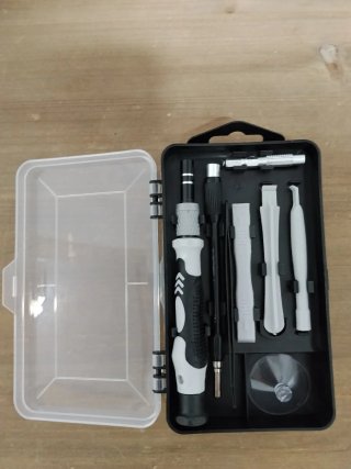 Caja de puntas con destornillador
