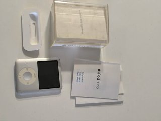 iPod Nano 3ª Gen 4GB Plata (Caja)