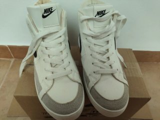 Nike Deportivas Blancas y Grises