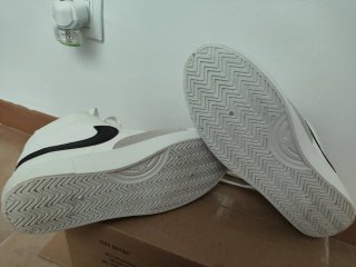 Nike Deportivas Blancas y Grises