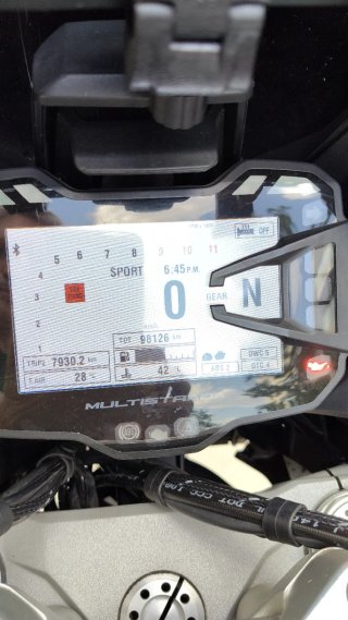 Ducati Multistrada 1200s Blanca y Negra