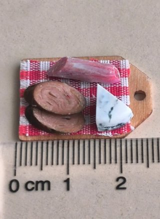 Tabla de embutidos miniatura resina