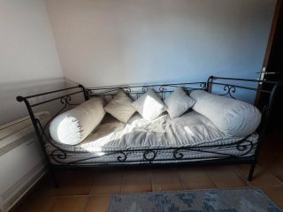 Diván cama forja y tela