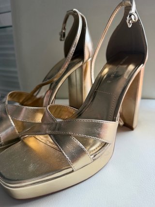 Tacones dorados plataforma talla 41