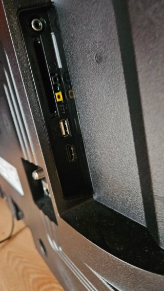 Televisor TV Full HD Negro Marca Telefunken