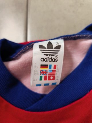Camiseta Adidas Retro 90s Roja y Azul