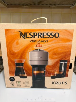 Cafetera Nespresso Negra
