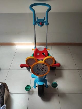 Triciclo para niños con empujador