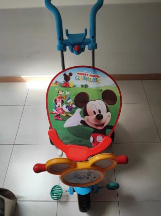 Triciclo para niños con empujador
