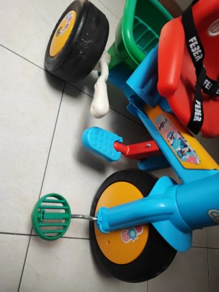 Triciclo para niños con empujador