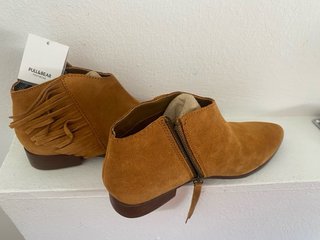 Botas Pull&Bear con flecos marrones