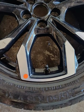 Llanta y Neumático Continental 215/50 R17