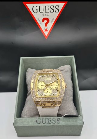 Reloj Guess Dorado y Blanco Elegante