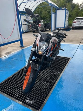 KTM 390 Duke Negra y Naranja