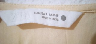 Camisa beige con encaje