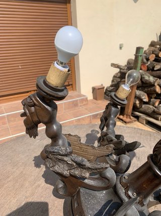 Lámpara antigua madera tallada