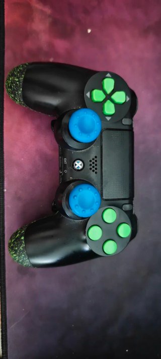 PS4 Slim Negra + 3 Juegos + Mando Scuf