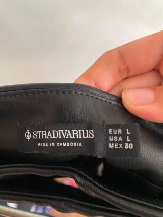 Falda pantalón polipiel Stradivarius Talla L