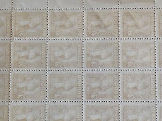 Pliego completo de 100 sellos Tánger de 50 c. 1927