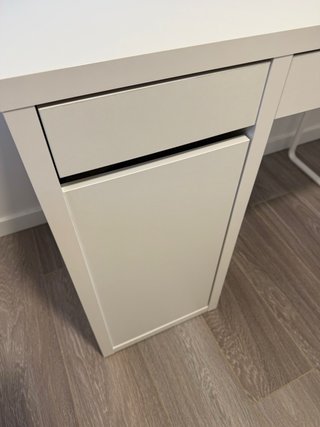 Escritorio y silla giratoria Ikea. Todo 120€