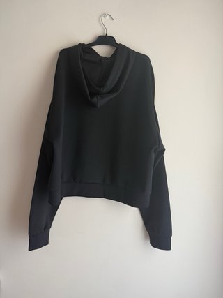 Sudadera Negra con Logo Rosa